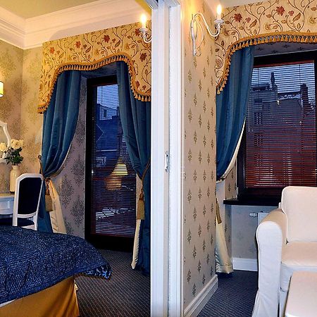 Sleepwalker Boutique Suites วรอตซวาฟ ภายนอก รูปภาพ