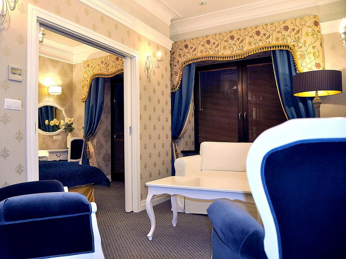 Sleepwalker Boutique Suites วรอตซวาฟ ภายนอก รูปภาพ