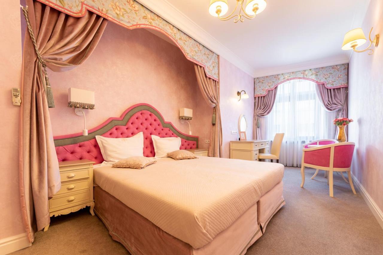 Sleepwalker Boutique Suites วรอตซวาฟ ภายนอก รูปภาพ