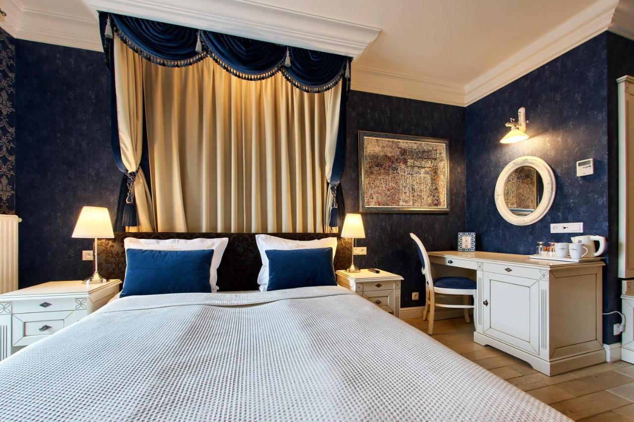 Sleepwalker Boutique Suites วรอตซวาฟ ภายนอก รูปภาพ