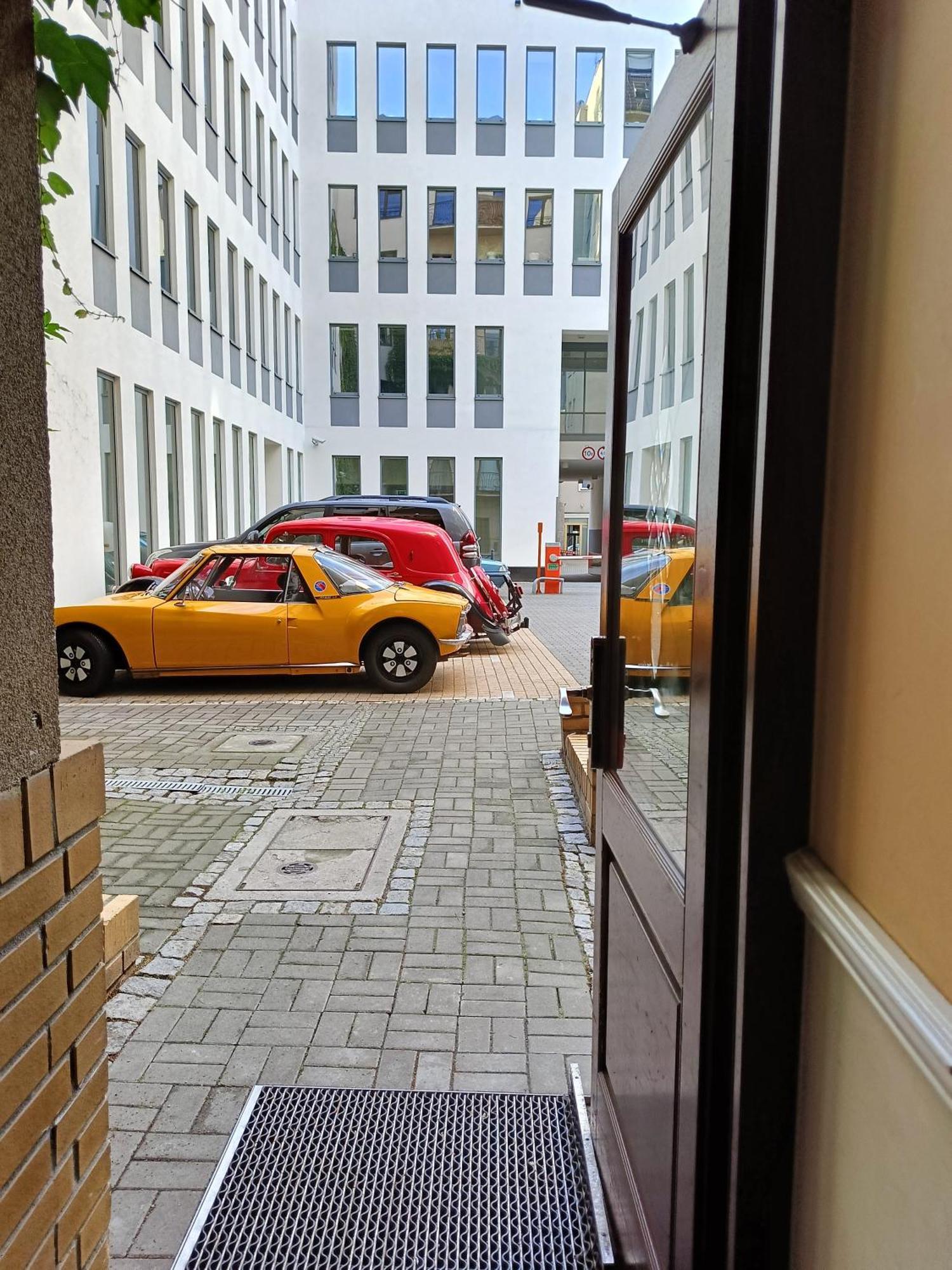 Sleepwalker Boutique Suites วรอตซวาฟ ภายนอก รูปภาพ