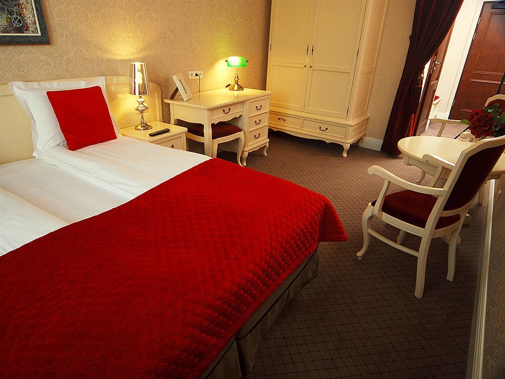 Sleepwalker Boutique Suites วรอตซวาฟ ภายนอก รูปภาพ