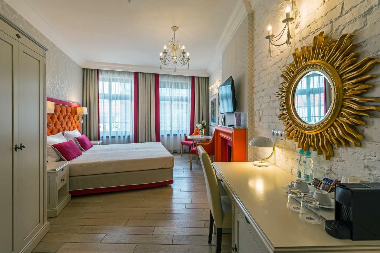 Sleepwalker Boutique Suites วรอตซวาฟ ภายนอก รูปภาพ
